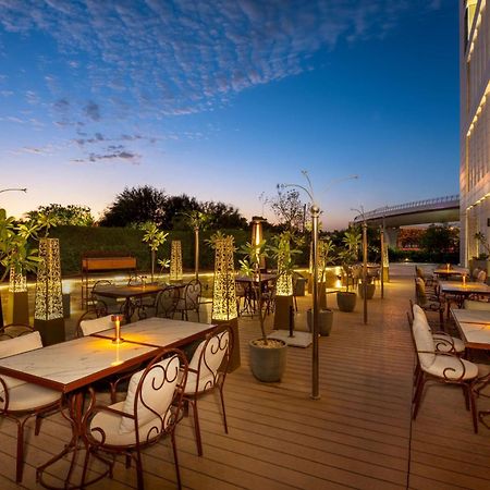 Hilton Riyadh Hotel & Residences Exterior foto The Park, Hyderabad
